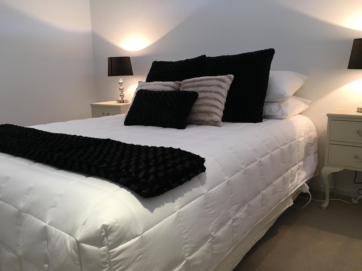 Astonishing Views Superb Waterfront Apartment Picton Exteriör bild